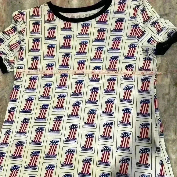 Women’s HARLEY DAVIDSON Allover print #1 logo short sleeve top- Size Large - Picture 4 of 9